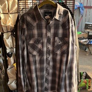Wrangler Black and Gray Plaid Casual Button Down Shirt
